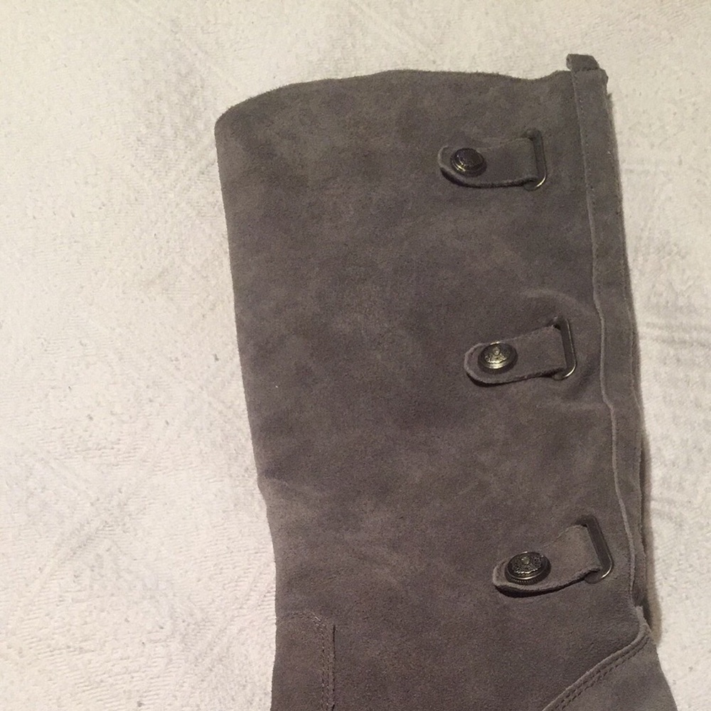 Gray boots - Picture 3 of 3